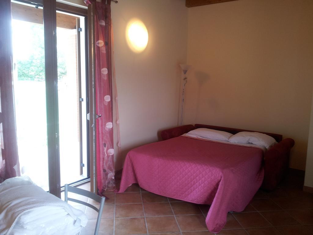 Laghetto Ai Portici Bed and Breakfast Pastrengo Rum bild