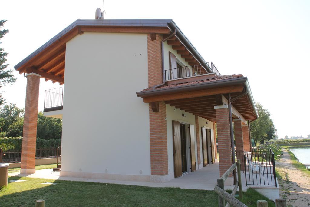 Laghetto Ai Portici Bed and Breakfast Pastrengo Rum bild