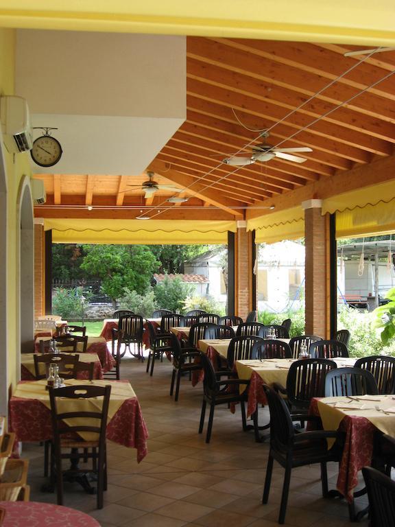 Laghetto Ai Portici Bed and Breakfast Pastrengo Exteriör bild
