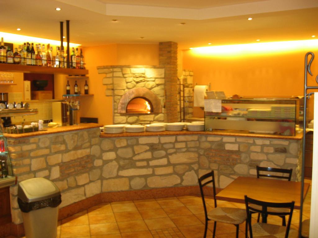 Laghetto Ai Portici Bed and Breakfast Pastrengo Exteriör bild
