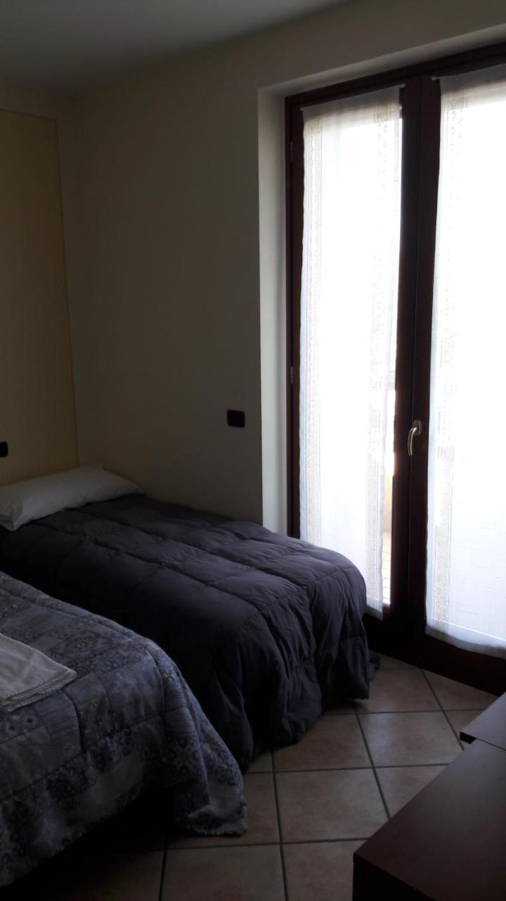 Laghetto Ai Portici Bed and Breakfast Pastrengo Exteriör bild
