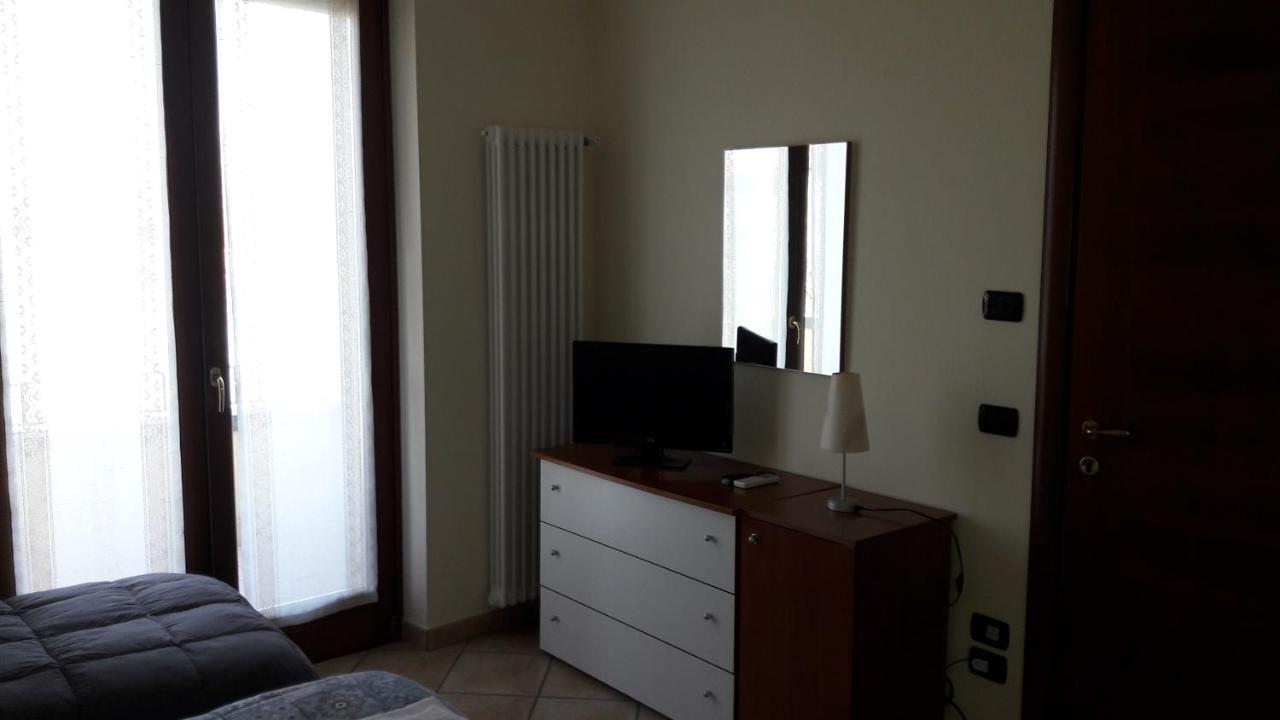 Laghetto Ai Portici Bed and Breakfast Pastrengo Exteriör bild